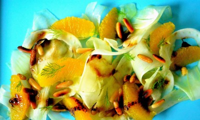Fennikelsalat med appelsin, pinjekerner og balsamico